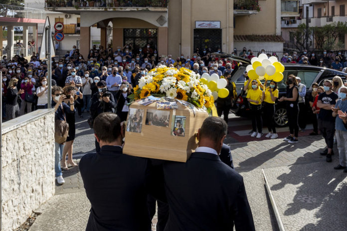 Diamante funerali Serena Cosentino (1)