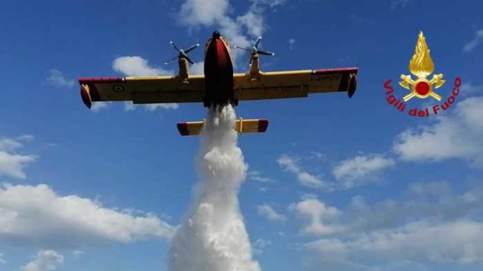 canadair vigili del fuoco