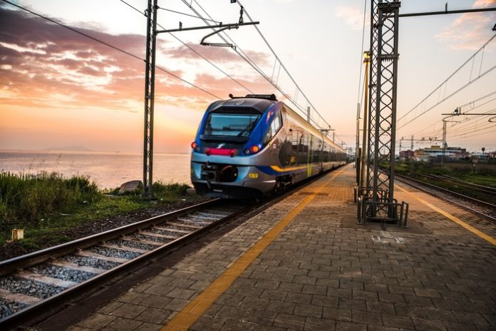 Treno convoglio costiera
