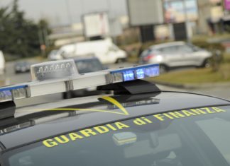 Corruzione in appalti Asp di Crotone, 13 indagati tra imprenditori e pubblici ufficiali