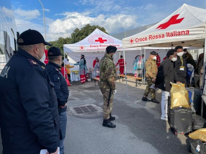 Migranti croce rossa