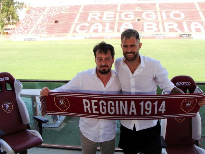 Calcio: Jeremy Menez si presenta a Reggio Calabria, voglio la serie A