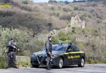 Furto di gasolio da ente in house, tre arresti e 5 misure