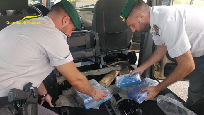 droga sequestrata finanza lamezia