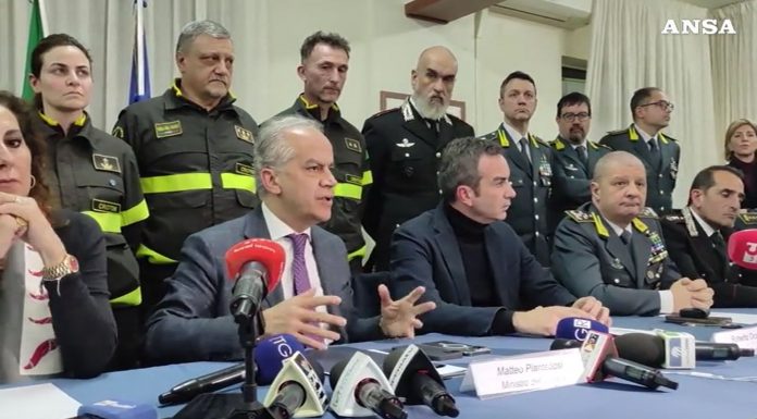 ministro Piantedosi Crotone naufragio