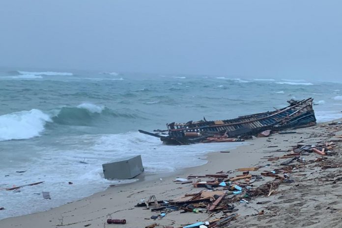 naufragio_crotone_migranti_foto_croce_rossa