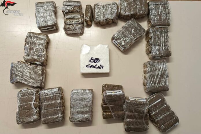 hashish cocaina Tortora