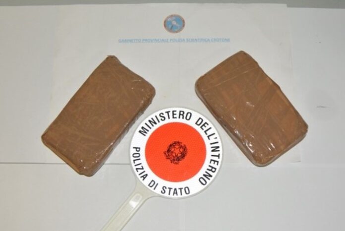 eroina crotone_polizia_3d