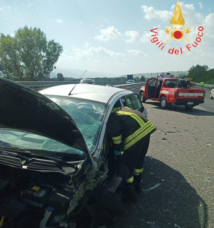 incidente a2 torano castello