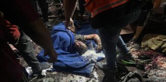 Decine di civili uccisi a Gaza, raid di Israele su panetteria ammazza bambini