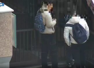 Spaccio di droga anche a minori davanti a scuola e in locali movida: 2 arresti