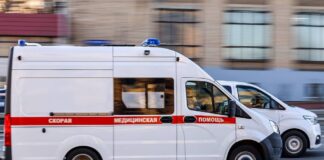 Raid ucraini nella Crimea russa, droni colpiscono edifici e un treno: morti e feriti