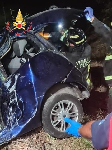 auto contro albero Squillace Incidente stradale