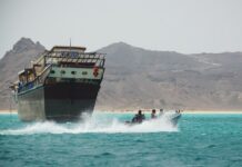 L’Iran stritola l’Occidente chiudendo gli stretti di Hormuz e Bab el-Mandel. E ora?