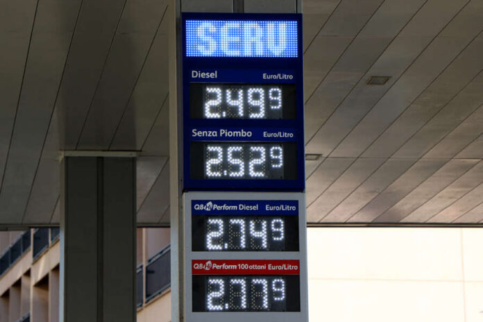 prezzi-benzina-900x600