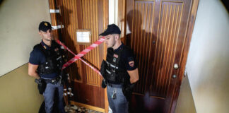 Uomo ucciso e fatto a pezzi durante un festino, 3 persone fermate dalla Polizia