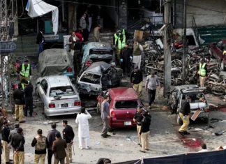 Attentato in Pakistan contro posti di blocco, 11 morti e trenta feriti