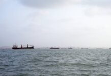“Iran e Oman concordano sul piano per la riapertura dello Stretto di Hormuz”