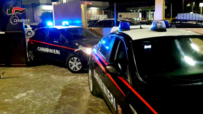 Auto carabinieri notte Reggio c