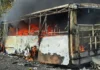 Ucraina, colpiti bus di civili nel Donbass: 33 morti. Kiev: “Sono stati i russi”