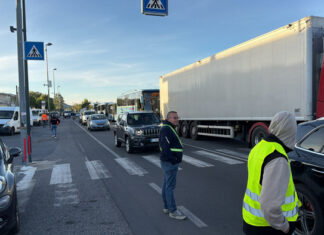 Prosegue la protesta in Calabria di camionisti e agricoltori contro il caro carburante