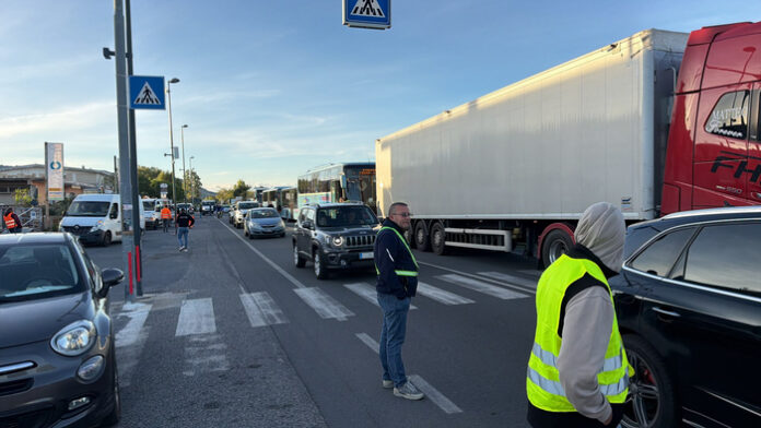 ++ Iniziata in Calabria la protesta dei Tir, presidi in tutte le province ++