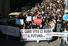 Caro carburante, gli studenti in piazza al fianco di agricoltori e camionisti