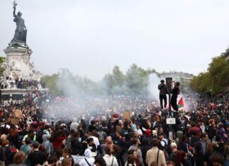 Proseguono le proteste in Francia, la polizia parigina ha fermato 351 rivoltosi