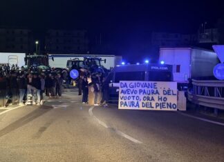 Proteste caro carburante, tolto il blocco allo svincolo della A2 a Falerna